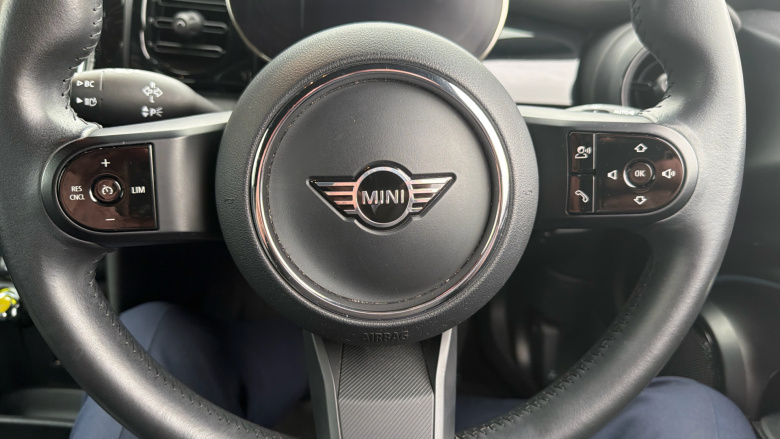 MINI Hatchback 135kW Cooper S Level 2 33kWh 3dr Auto Electric Hatchback